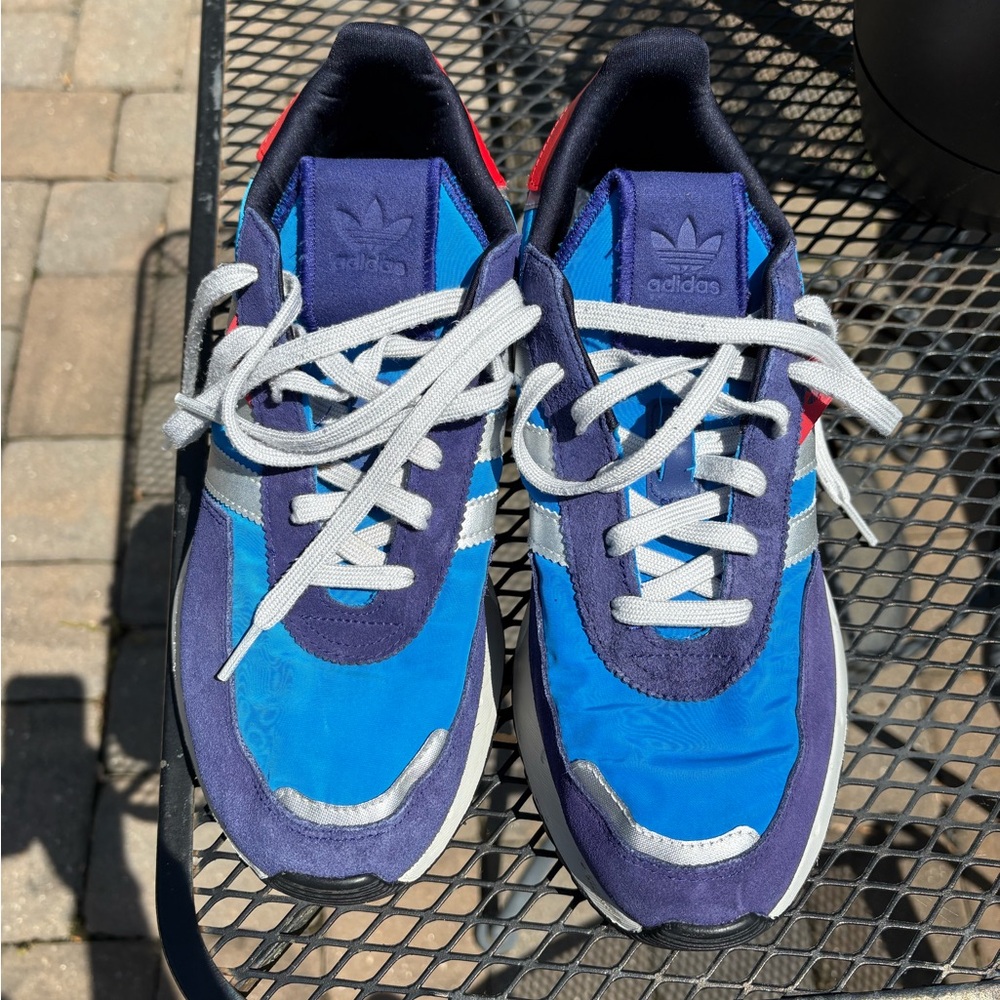 Men’s 10.5 Adidas Blue and Silver Sneakers Athletic Style
